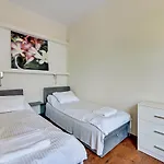 Neptun Park Apartament Z Tarasem