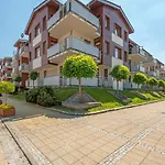 Neptun Park Apartament Z Tarasem